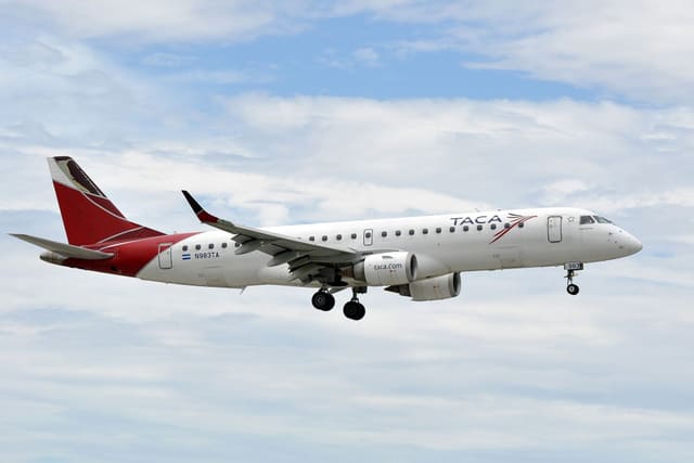 N983TA - Twin-engine aircraft