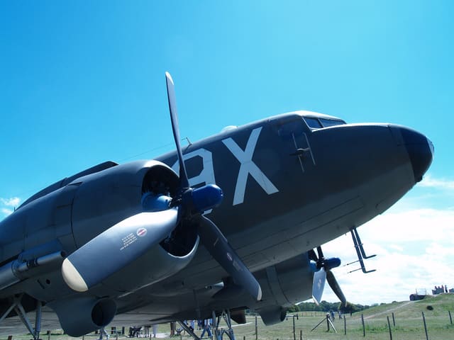  - Twin-engine aircraft