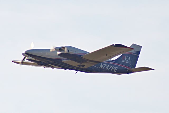 N747PE - Twin-engine aircraft