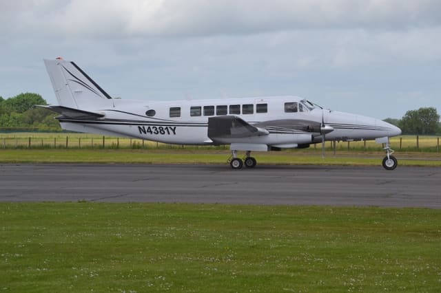 N4381Y - Twin-engine aircraft