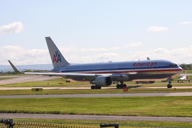N389AA - Boeing