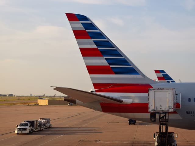 N836AA - Boeing