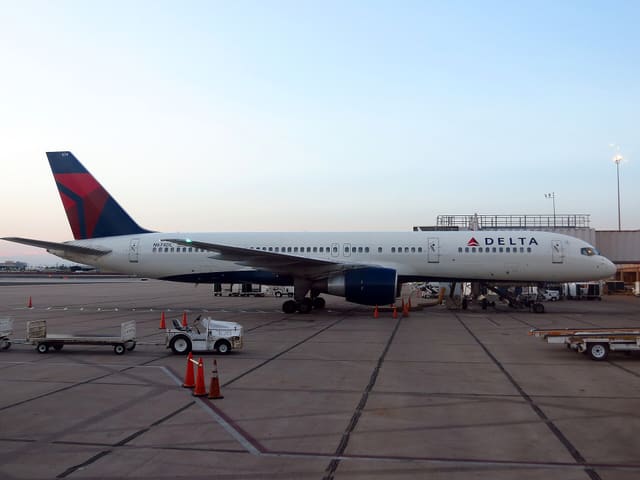 N674DL - Boeing