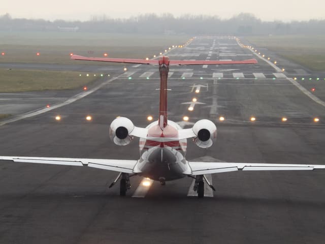 N272NR - Business jet