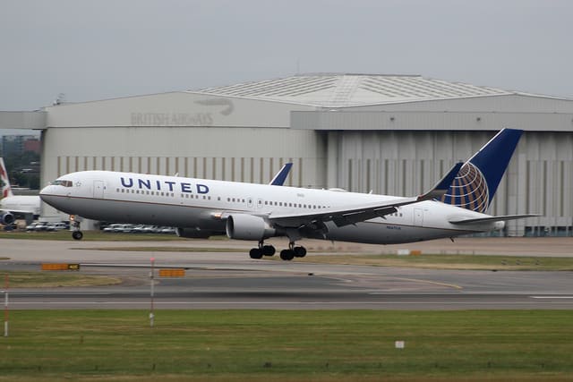 N667UA - Boeing