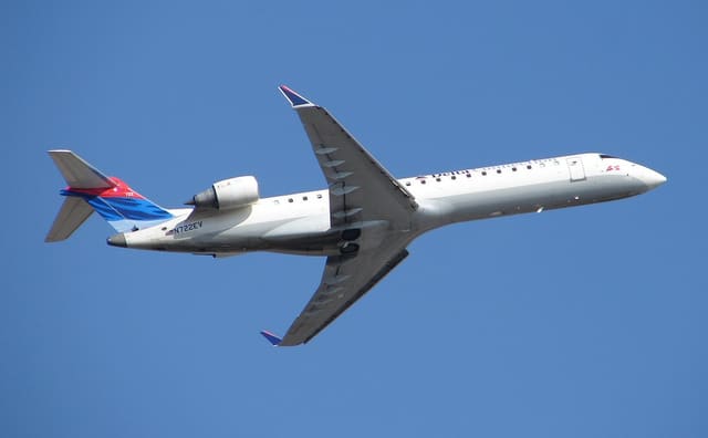 N722EV - Twin-engine aircraft