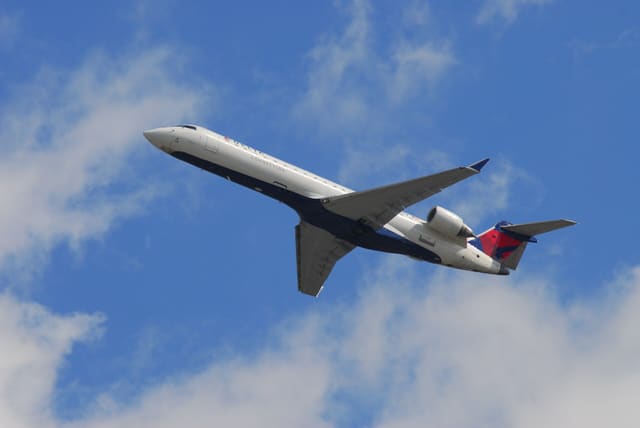 N750EV - Twin-engine aircraft