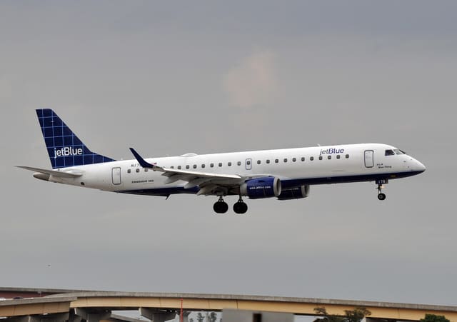 N178JB - Embraer