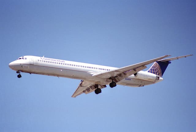 N16804 - Twin-engine aircraft