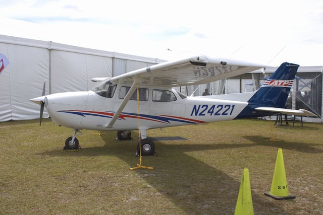 N24221 - Single-engine aircraft
