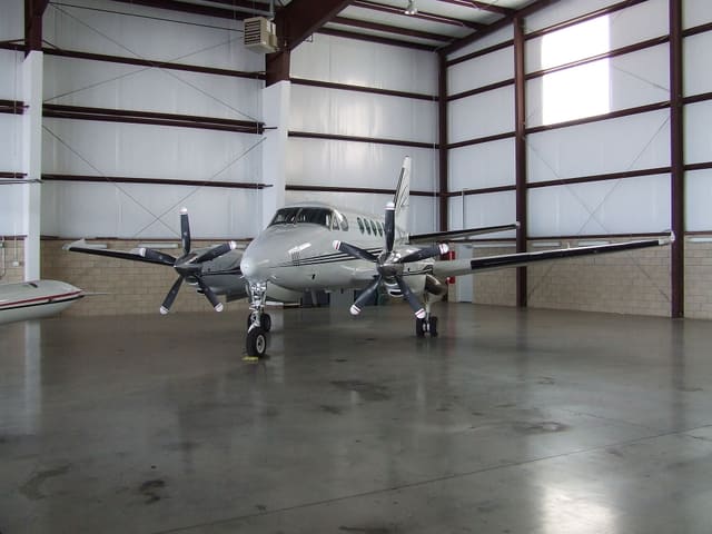 N100TW - Beechcraft