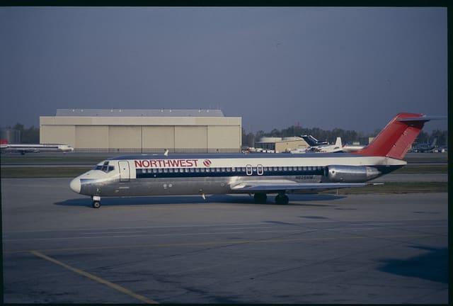 N926NW - Douglas
