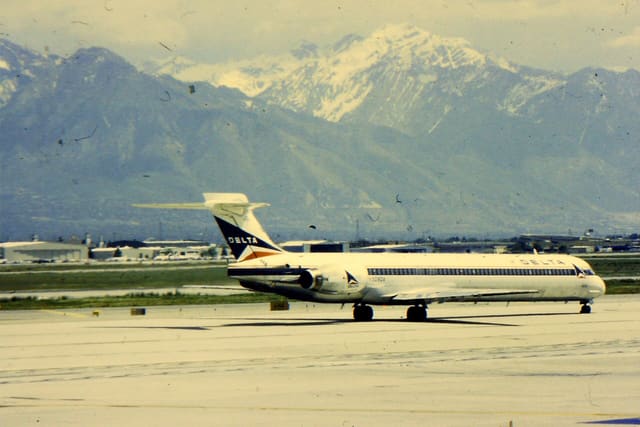 N909DA - Aircraft