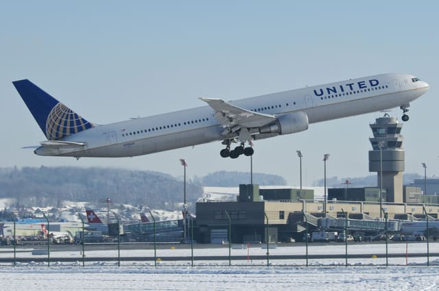 N78060 - Twin-engine aircraft