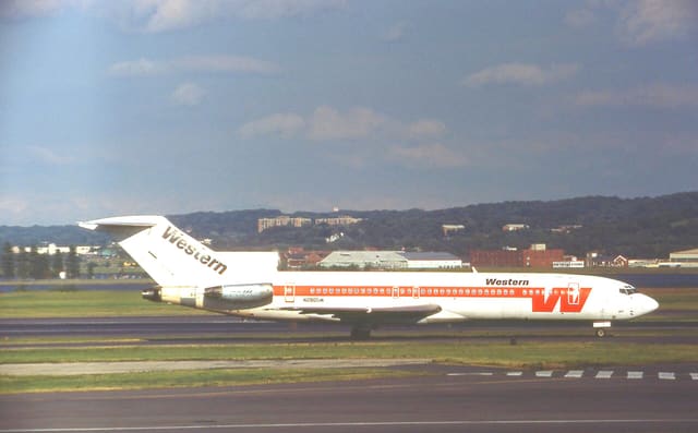 N2805W - Boeing