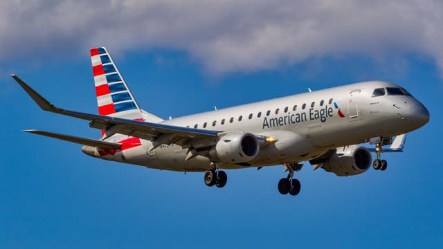 N413YX - Embraer