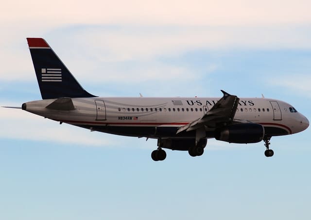 N834AW - Twin-engine aircraft