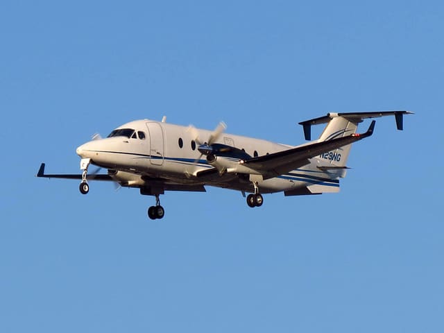N29NG - Twin-engine aircraft