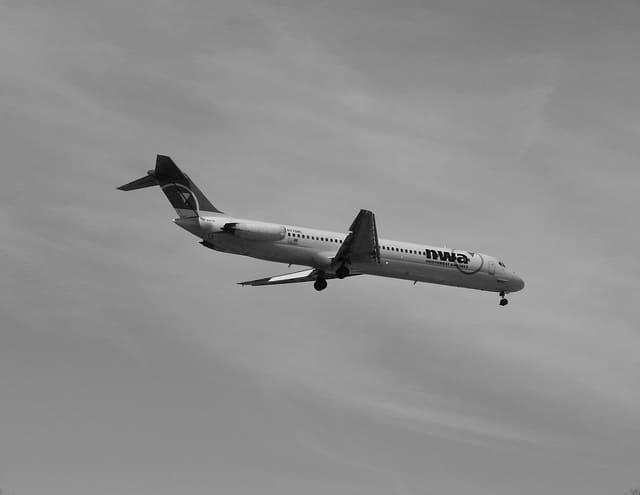 N779NC - Douglas