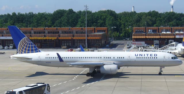 N13110 - Twin-engine aircraft