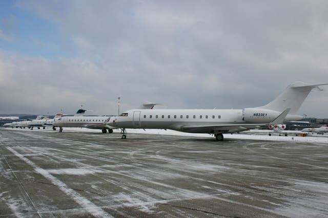N933EY - Bombardier