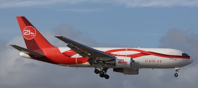 N881YV - Twin-engine aircraft