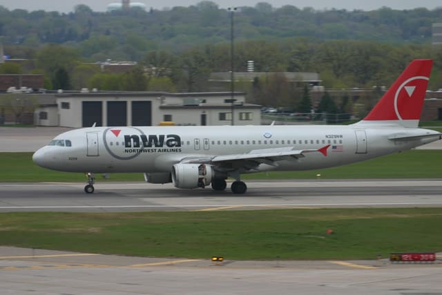 N329NW - Airbus