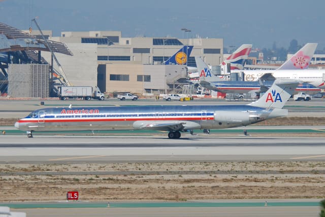 N966TW - Twin-engine aircraft