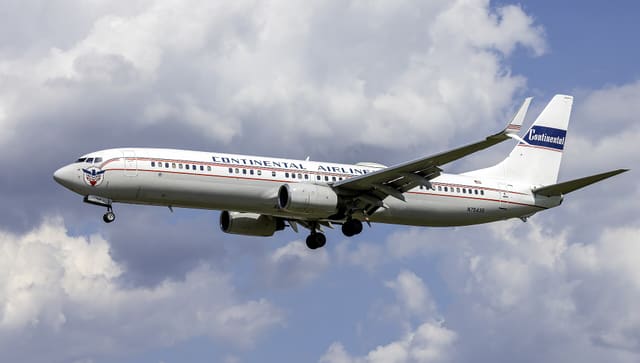 N75435 - Twin-engine aircraft