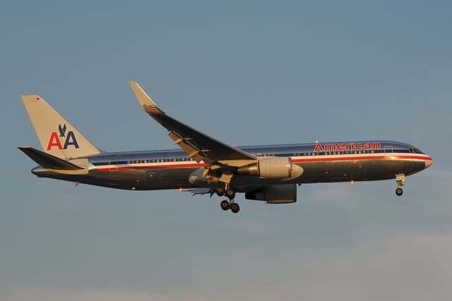 N390AA - Boeing
