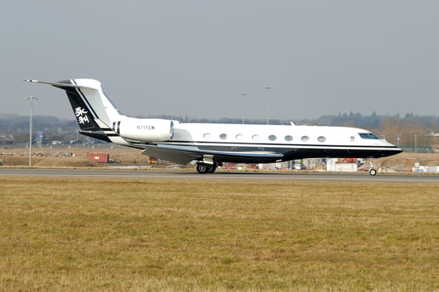N711SW - Business jet