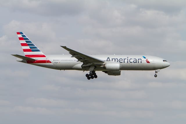 N781AN - Twin-engine aircraft