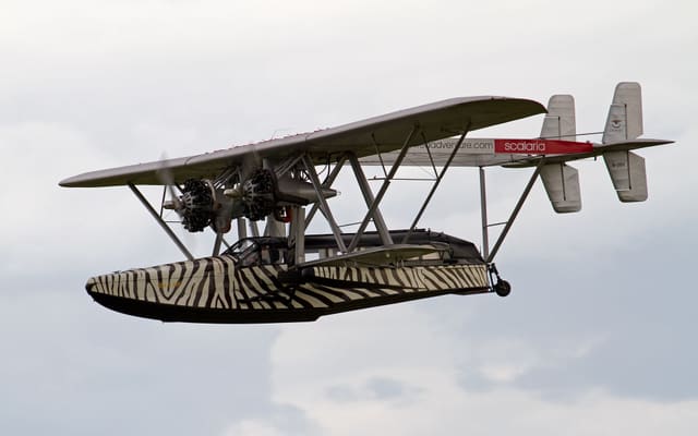 N28V - Twin-engine aircraft