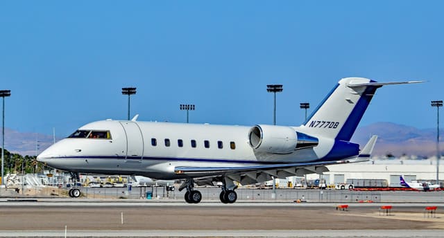 N777DB - Bombardier