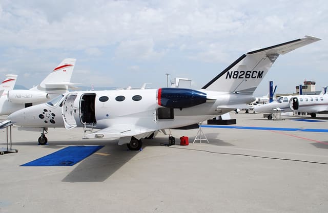 N826CM - Business jet