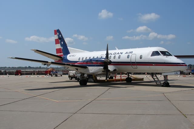N210CJ - Twin-engine aircraft