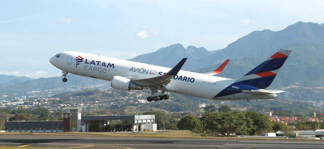 N420LA - Boeing