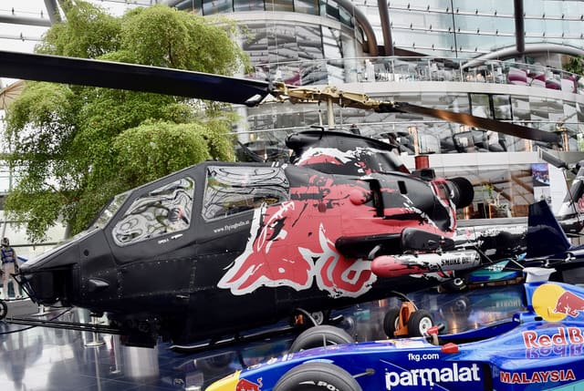 N11FX - Helicopter