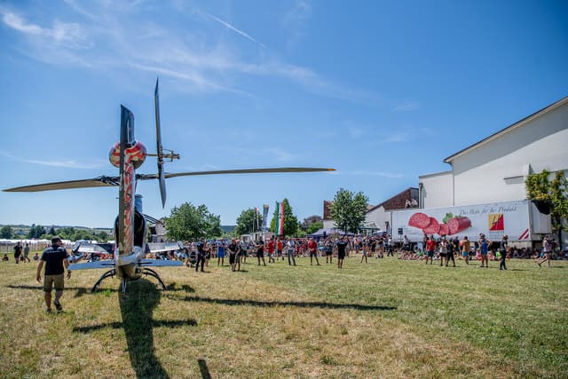 N11FX - Helicopter