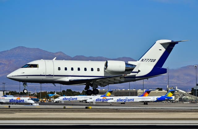N777DB - Bombardier