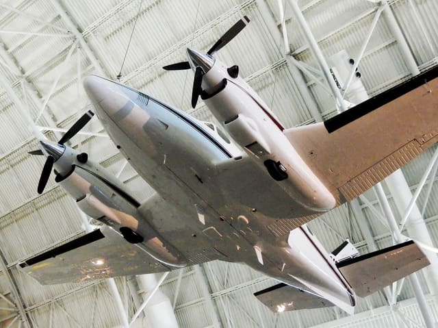 N275DP - Twin-engine aircraft