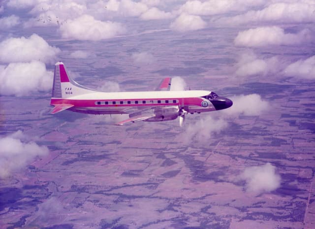N104 - Twin-engine aircraft