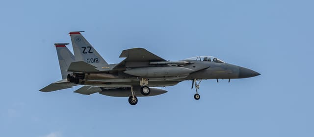  - Twin-engine aircraft