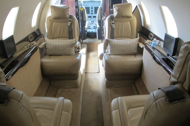 N680AB - Business jet