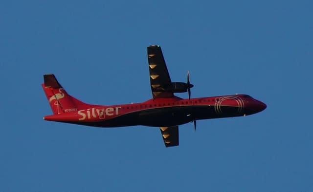 N702SV - Twin-engine aircraft
