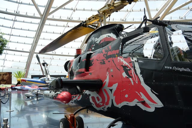 N11FX - Helicopter