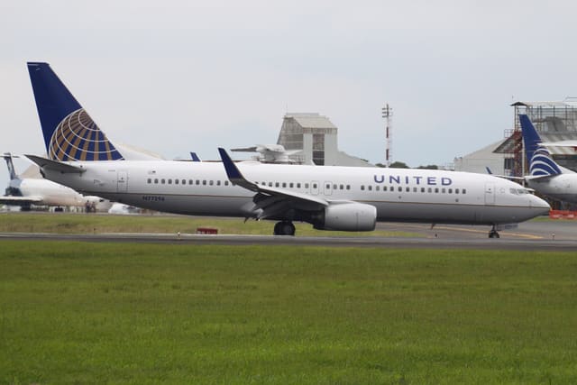 N77296 - Twin-engine aircraft