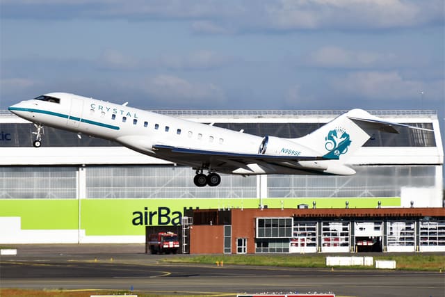 N989SF - Business jet