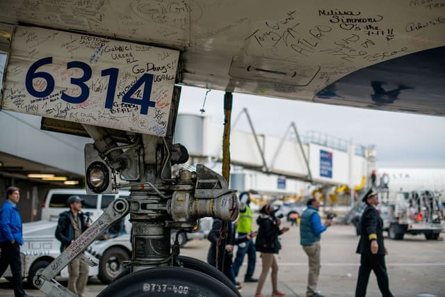 N674US - Aircraft