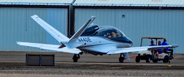 N44DE - Cirrus
